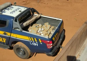 Polícia Rodoviária Federal (PRF) apreendeu 148 Kg de pasta base de cocaína, na manhã desta quinta-feira (10), em Paranaíba (MS).