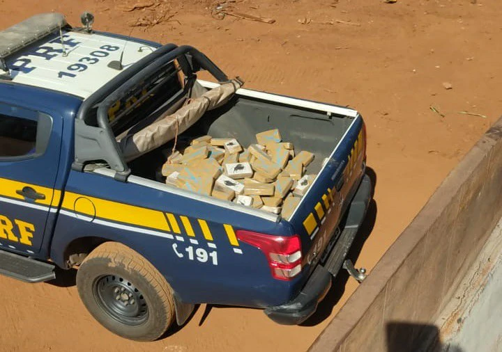 Polícia Rodoviária Federal (PRF) apreendeu 148 Kg de pasta base de cocaína, na manhã desta quinta-feira (10), em Paranaíba (MS).