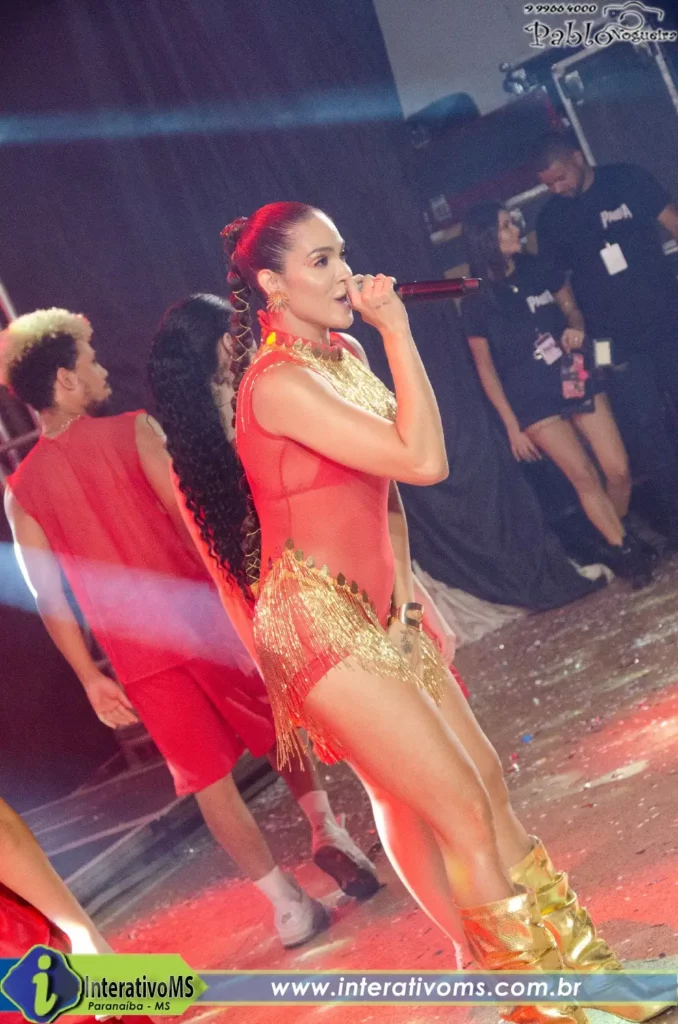 Após arrasar no palco do Carnaíba na virada do ano a cantora Paolla voltou para levar o público a loucura no Carnaíba 2024, confira as fotos incríveis do show da musa no carnaval de Paranaíba. 