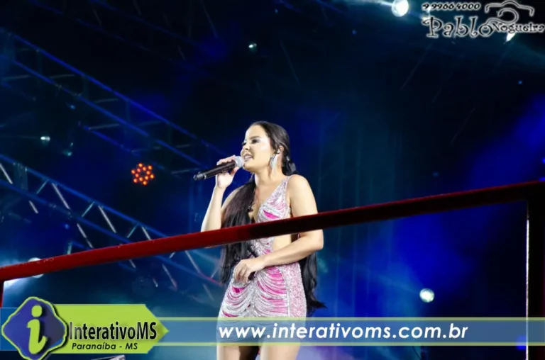 A dupla Maiara e Maraisa animou os foliões de Paranaíba com seus sucessos e interagiu com o público no centro de eventos