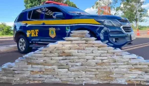 PRF apreende R$ 25 milhões em cocaína em cabine de caminhão em MS