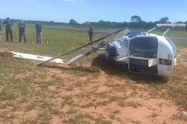 Um helicóptero do governo de Mato Grosso do Sul caiu nesta quinta-feira (18) em Campo Grande após sofrer uma pane no motor.