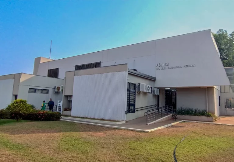 Criada em 1874, a Comarca de Paranaíba é a segunda comarca mais antiga do estado, com funcionamento contínuo desde então.