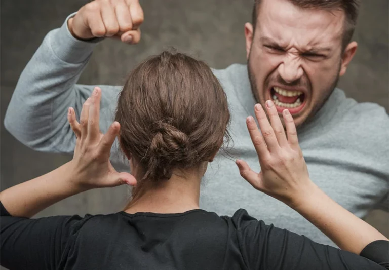 Mulher é vítima de agressão no centro de Paranaíba