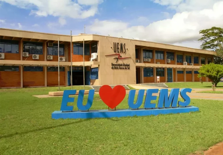 UEMS abre seleção com salário acima de R$10 mil
