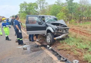 Acidente entre três veículos deixa homem ferido em rodovia de Inocência