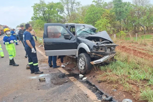 Acidente entre três veículos deixa homem ferido em rodovia de Inocência