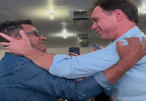 Maycol e Barbosinha vencem eleição com ampla maioria dos votos