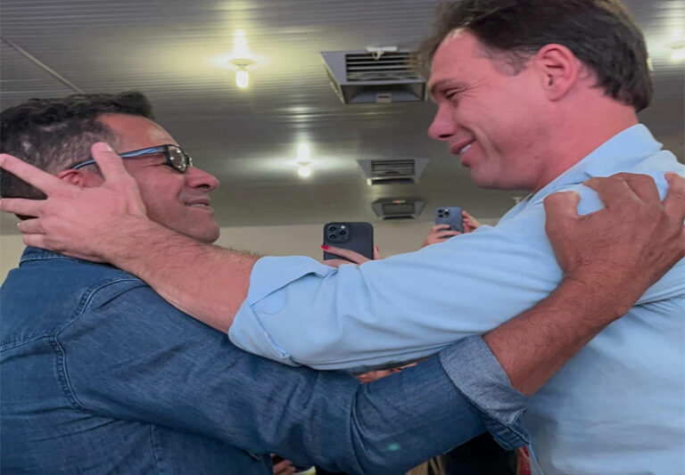 Maycol e Barbosinha vencem eleição com ampla maioria dos votos