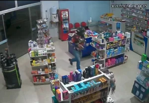 Balconista é morta a tiros em farmácia em Cassilândia