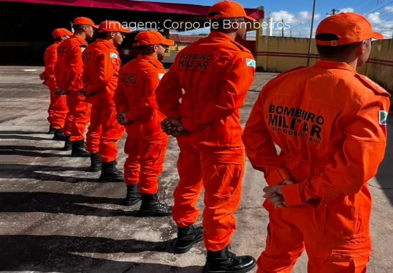 Bombeiros recebem novo fardamento em Paranaíba
