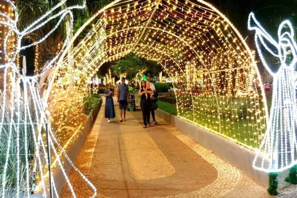 Decoração de Natal será acessa neste sábado em Paranaíba