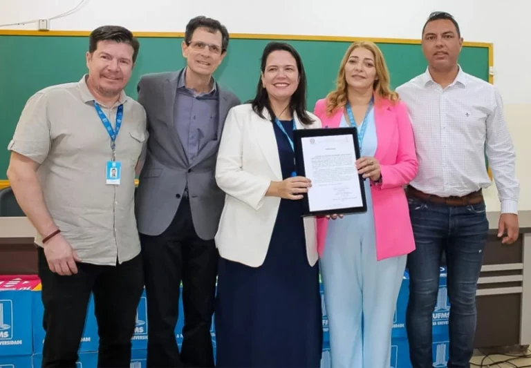 Diretora do Câmpus da UFMS de Paranaíba é empossada