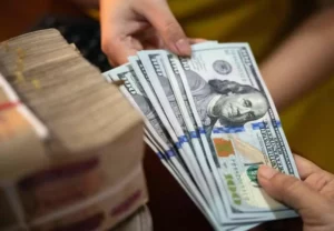Dólar dispara e vai a R$ 6,17, mesmo com leilão do BC