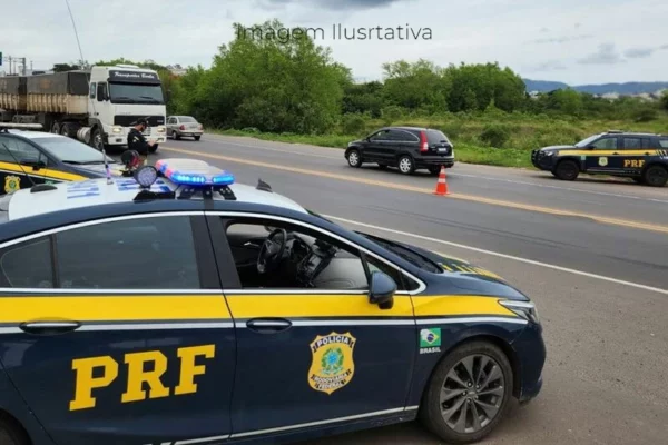 Embriagado e sem CNH motorista bate de frente com caminhão na BR-158 em Paranaíba