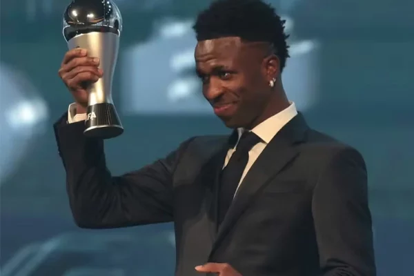 Fifa elege Vini Jr. o melhor jogador do mundo