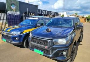 PRF apreende camionete com placas falsas e arma na BR-158