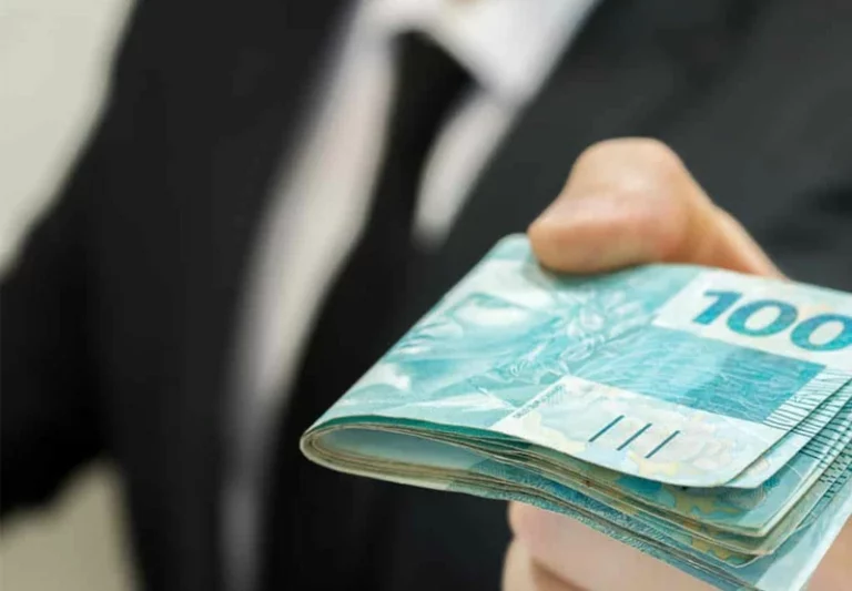 Segunda parcela do décimo terceiro deve ser paga até hoje