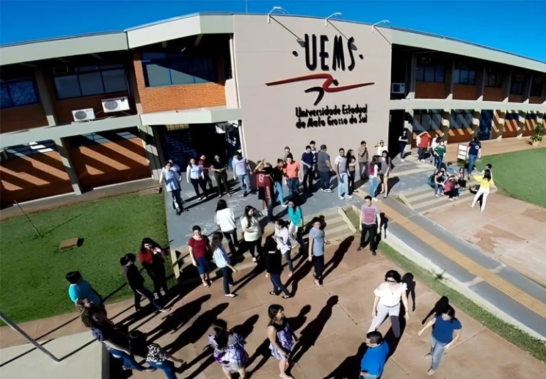 UEMS abre concurso com salários de até R$ 10 mil