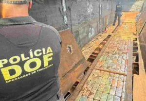 Caminhoneiro é flagrado com cocaína avaliada em mais de R$ 15 milhões