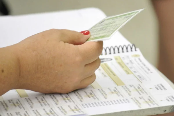 Eleitores que não votaram no 2º turno têm até terça para justificar