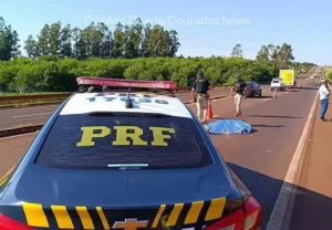 Motociclista morre ao ser atropelado por van em rodovia