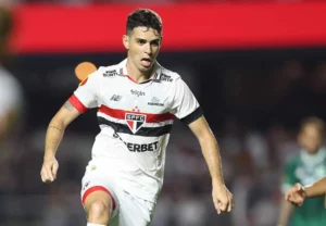 Oscar bilha e encanta até adversários na estreia pelo São Paulo