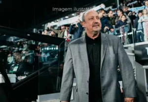 Rafa Benítez é o favorito de Textor para comandar o Botafogo