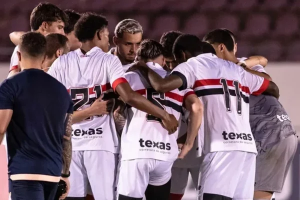 São Paulo vai à final da Copinha após bater Criciúma com pênaltis no fim