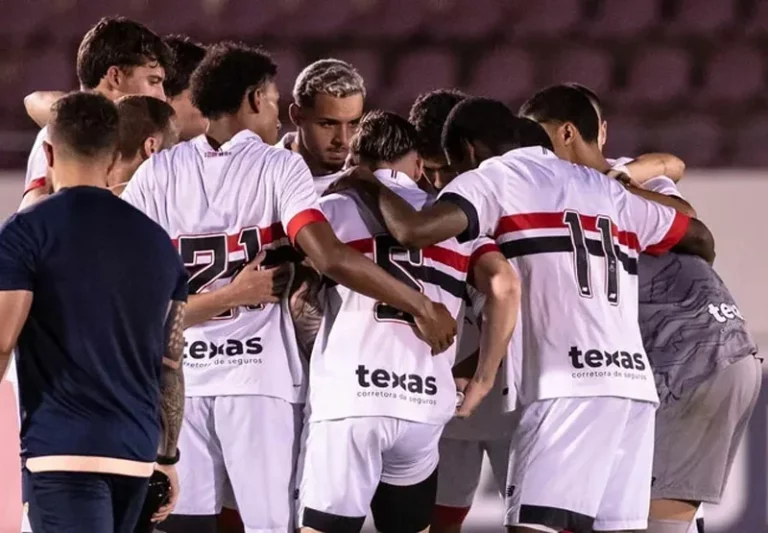 São Paulo vai à final da Copinha após bater Criciúma com pênaltis no fim