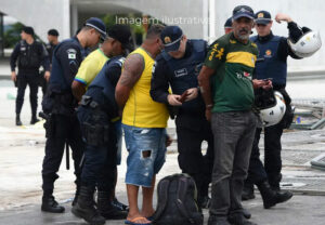 Congresso e STF negociam lei para soltar presos do 8/1