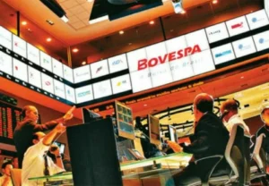 Dólar sobe e Bolsa cai em meio a especulações