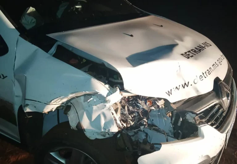 Servidores do Detran sofrem acidente na MS-240 em Paranaíba