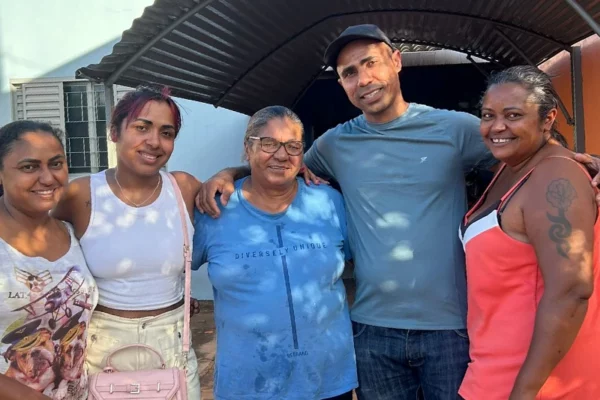 Presença é o Maior Presente Filhos saem da Europa para passar o Dia das Mães em Paranaíba