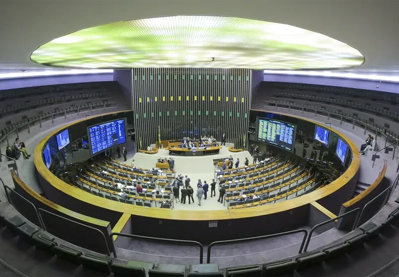 Câmara pauta urgência para derrubar aumento do IOF