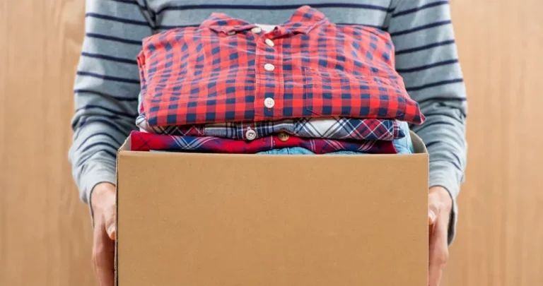 Delegacia de Mulher arrecada agasalhos para crianças em Paranaíba