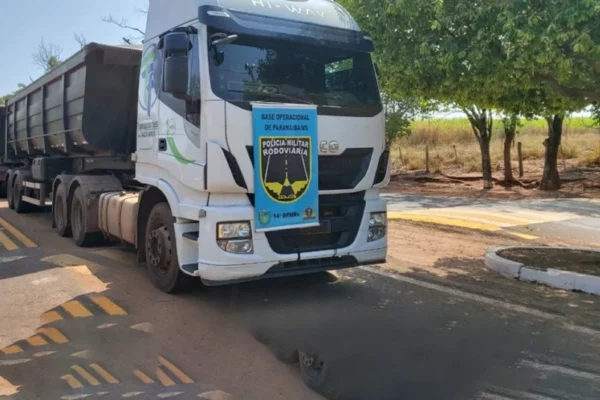 Motorista é flagrado com maconha e arrebite na MS-240 em Paranaíba