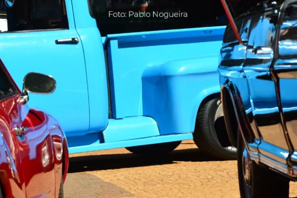 Paranaíba recebe o 9º Encontro de Carros Antigos na Praça da República