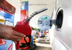 Petrobras reduz preços da gasolina e promete combustível mais barato