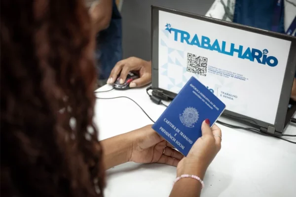 Fábrica oferece vagas de emprego em Paranaíba com salários de até R$ 6 mil