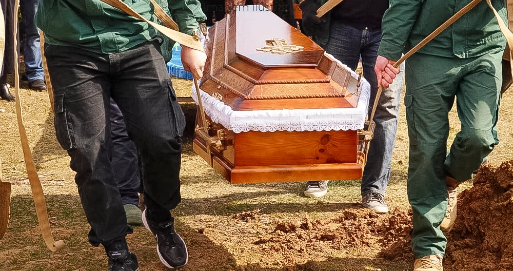 Adolescente perde a vida ao bater moto em árvore em MS