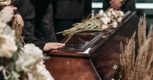 Homem morre espancado após defender mulher de assédio