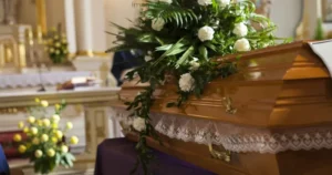 Jovem morre encorroscado em janela em Paranaíba