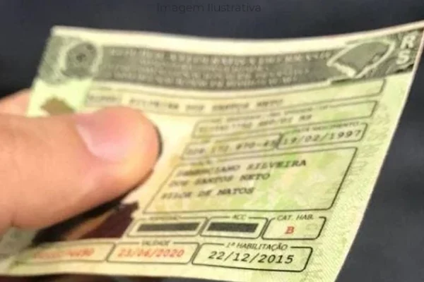 Polícia Civil procura por donos de documentos perdidos em Paranaíba
