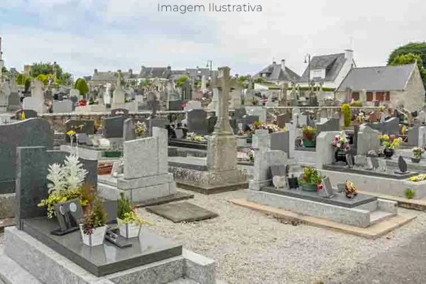 Professor é morto com golpes de foice em MS
