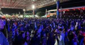Raimundos coloca fogo no Carnaíba em primeiro dia de shows em Paranaíba