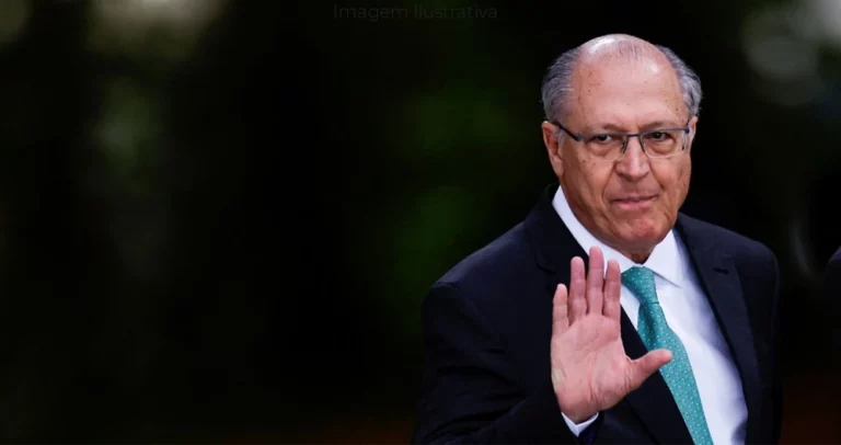 Americanos pedem visita de Alckmin, mas aumentam pressão política