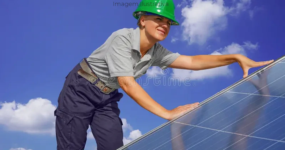 Curso gratuito de montagem de painéis fotovoltaicos em Paranaíba