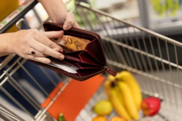 Mercado financeiro reduz previsão da inflação para 4,95%