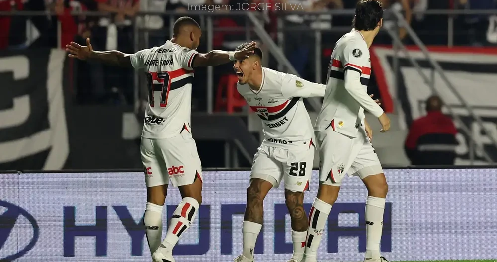 São Paulo vence Atlético nos pênaltis e avança na Libertadores
